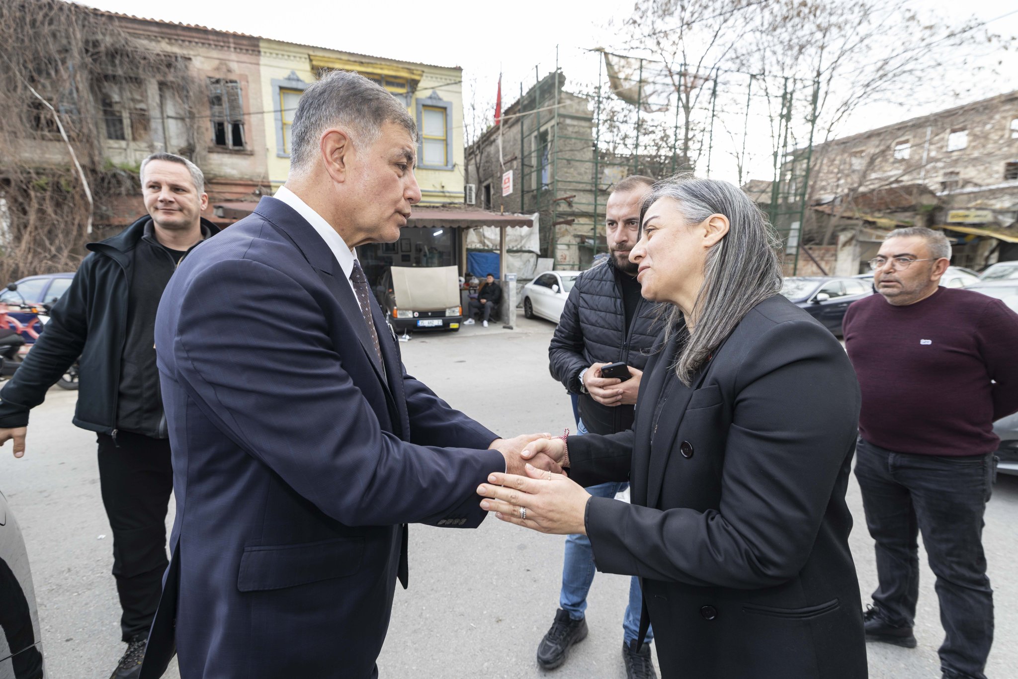 Tugay'dan DİSK'e tebrik ziyareti: 'Karşıyaka için çok önerim oldu ama...' 1 Tugay'dan DİSK'e tebrik ziyareti: 'Karşıyaka için çok önerim oldu ama...'