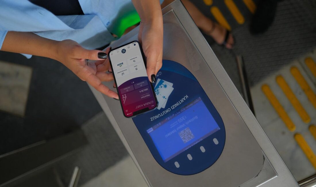 İzmir ulaşımında "yetersiz bakiye" anonsu tarihe karışıyor! 

İzmir Büyükşehir Belediyesi,