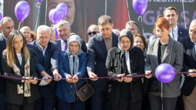 İzmir Büyükşehir Belediye Başkanı Dr. Cemil Tugay, 8 Mart Dünya