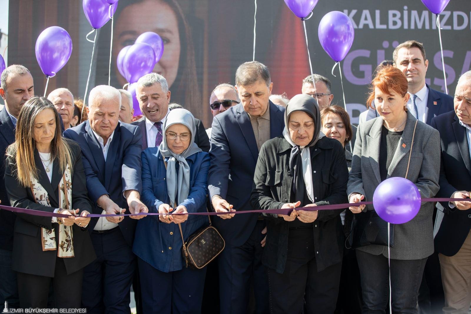 İzmir Büyükşehir Belediye Başkanı Dr. Cemil Tugay, 8 Mart Dünya