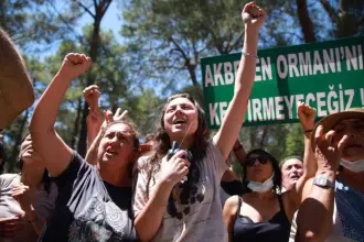 İkizköy’deki maden sahası genişletme kararlarına karşı çıkan Esra Işık’ın gece
