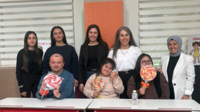 Menderes Belediyesi, down sendromlu bireyler ile farkındalık etkinliği gerçekleştirerek hem