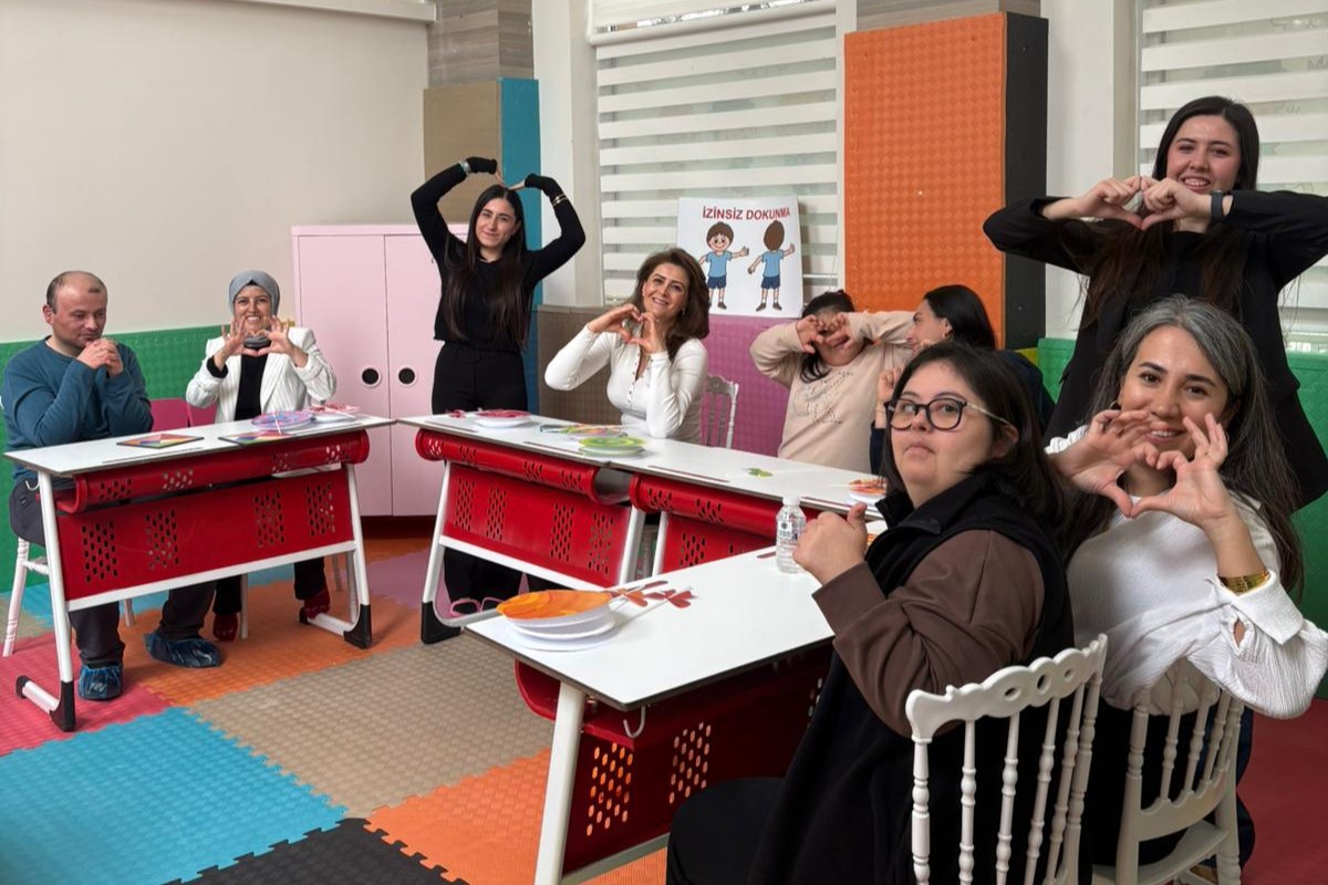 Menderes’te artı 1 farkındalık etkinliği