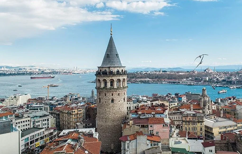İzmir Meslek Fabrikası tartışmaları sürerken Galata Kulesi'nden gelen ret kararı,