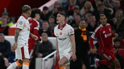 Liverpool deplasmanında 4-1 mağlup olan sarı-kırmızılılar, Şampiyonlar Ligi'nden elendi. Osimhen