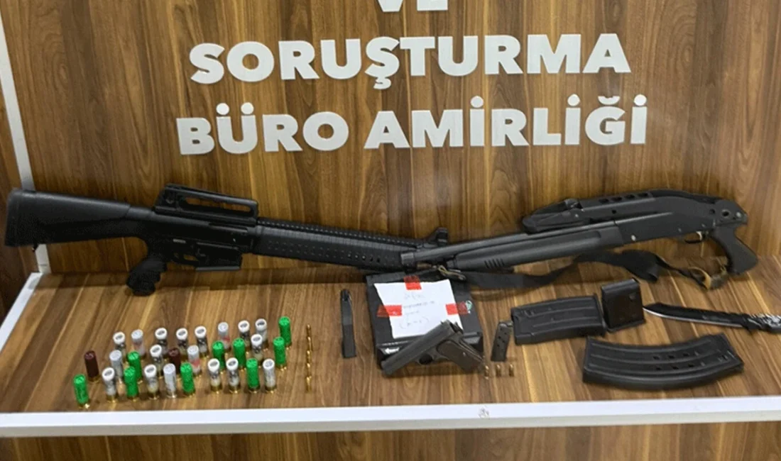 İzmir'in Gaziemir ilçesinde, bir vatandaşı darbederek zorla sözleşme ve çek