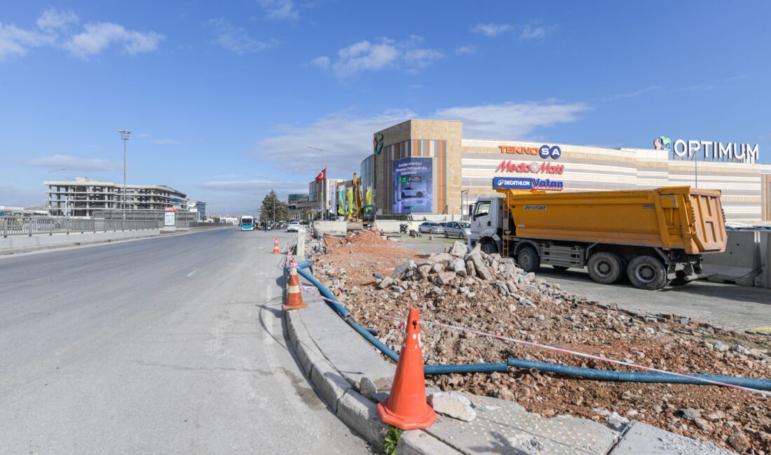 İzmir Büyükşehir Belediyesi, kentin en yoğun üç kavşağında eş zamanlı
