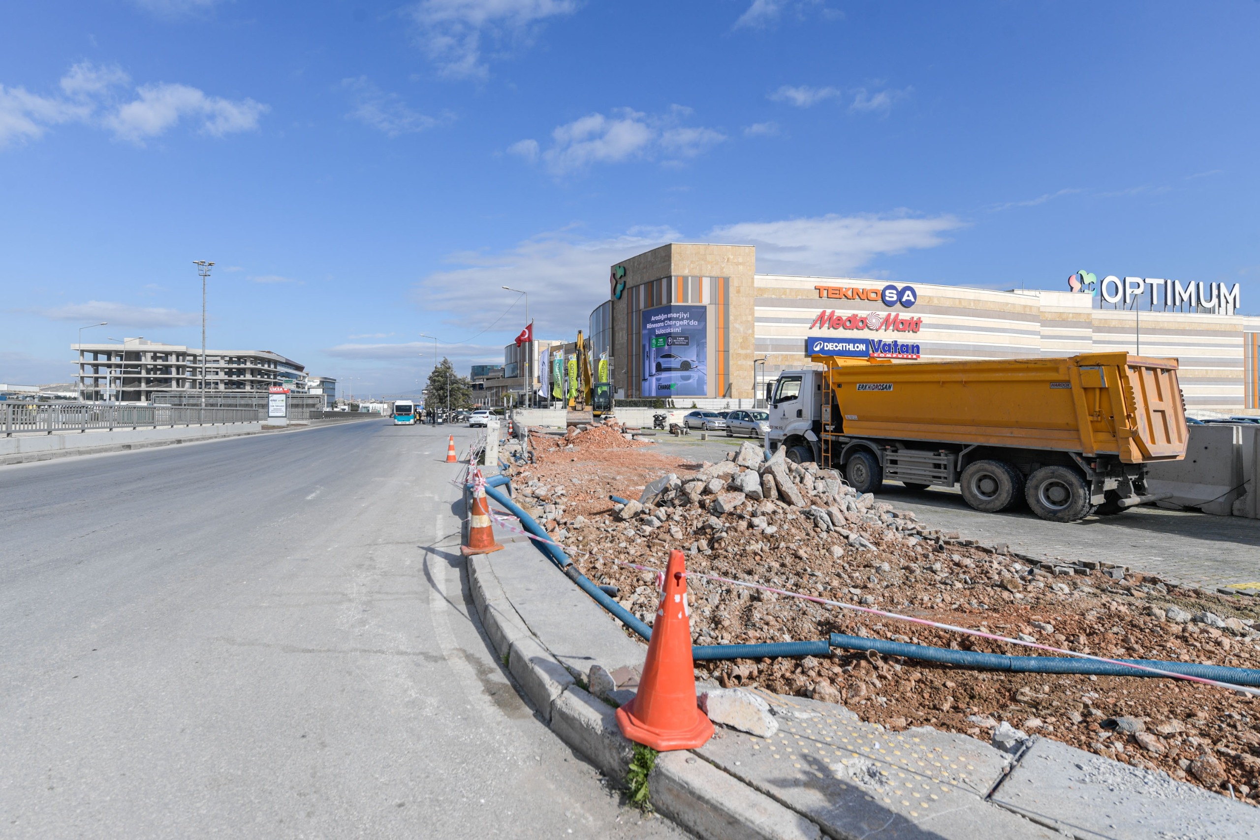 İzmir trafiğine 'şerit' ayarı: Çiğli Ve Gaziemir’de araç kuyrukları tarihe karışacak