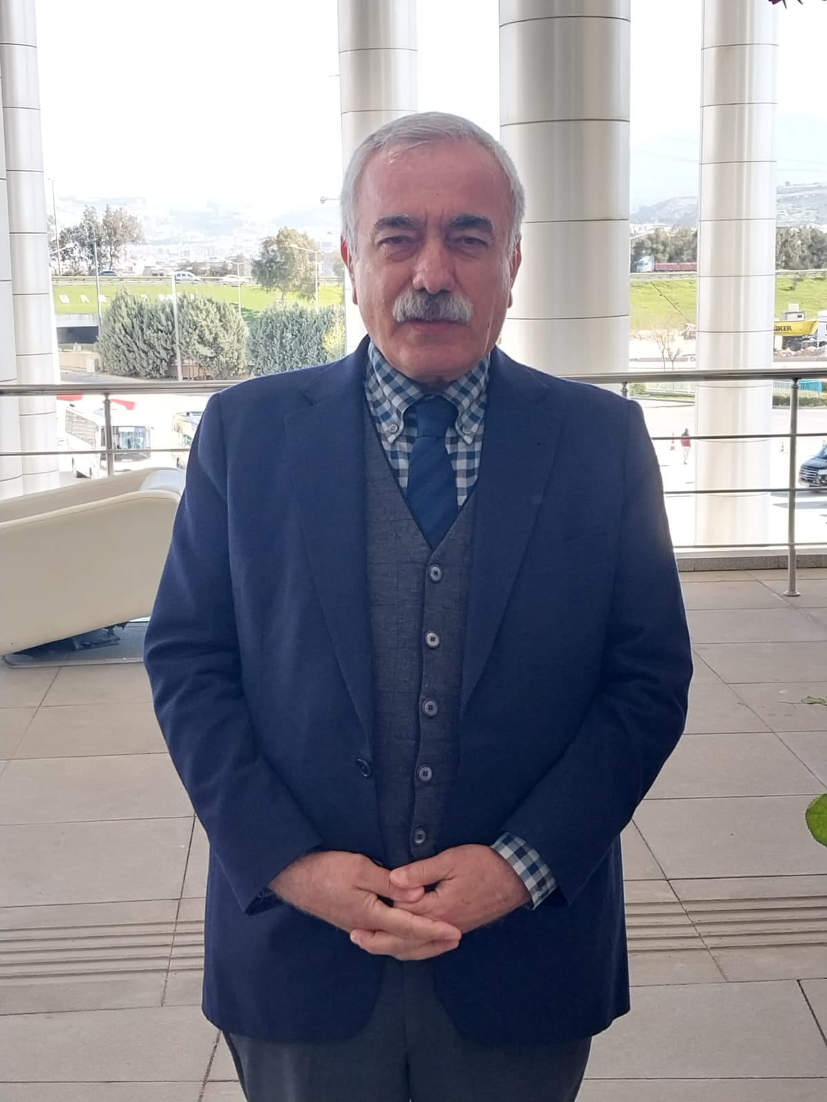 İzmir Büyükşehir Meclisi CHP Grup Başkan Vekili Altan İnanç: "Uzlaşı oluşursa göreve devam ederim"