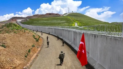 İran’da tırmanan çatışmalar ve dini lider Ali Hamaney’in ölümüyle derinleşen