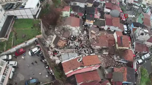 Enkaz altında kaç kişi var? Sedyeler hazır bekliyor, AFAD ekipleri