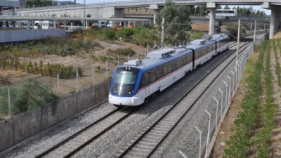 Ramazan Bayramı'nda İzmir'de ulaşım çilesi son buluyor. İZBAN bedava, ESHOT