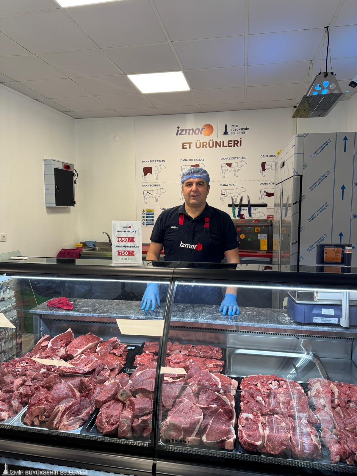 İZMAR Çiğli’de kapılarını açtı: 21’inci mağazaya büyük ilgi