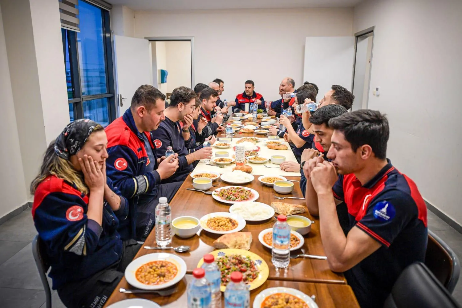 İtfaiyecilerin ramazan geleneği: İftara niyetlenip yangına koşuyorlar
