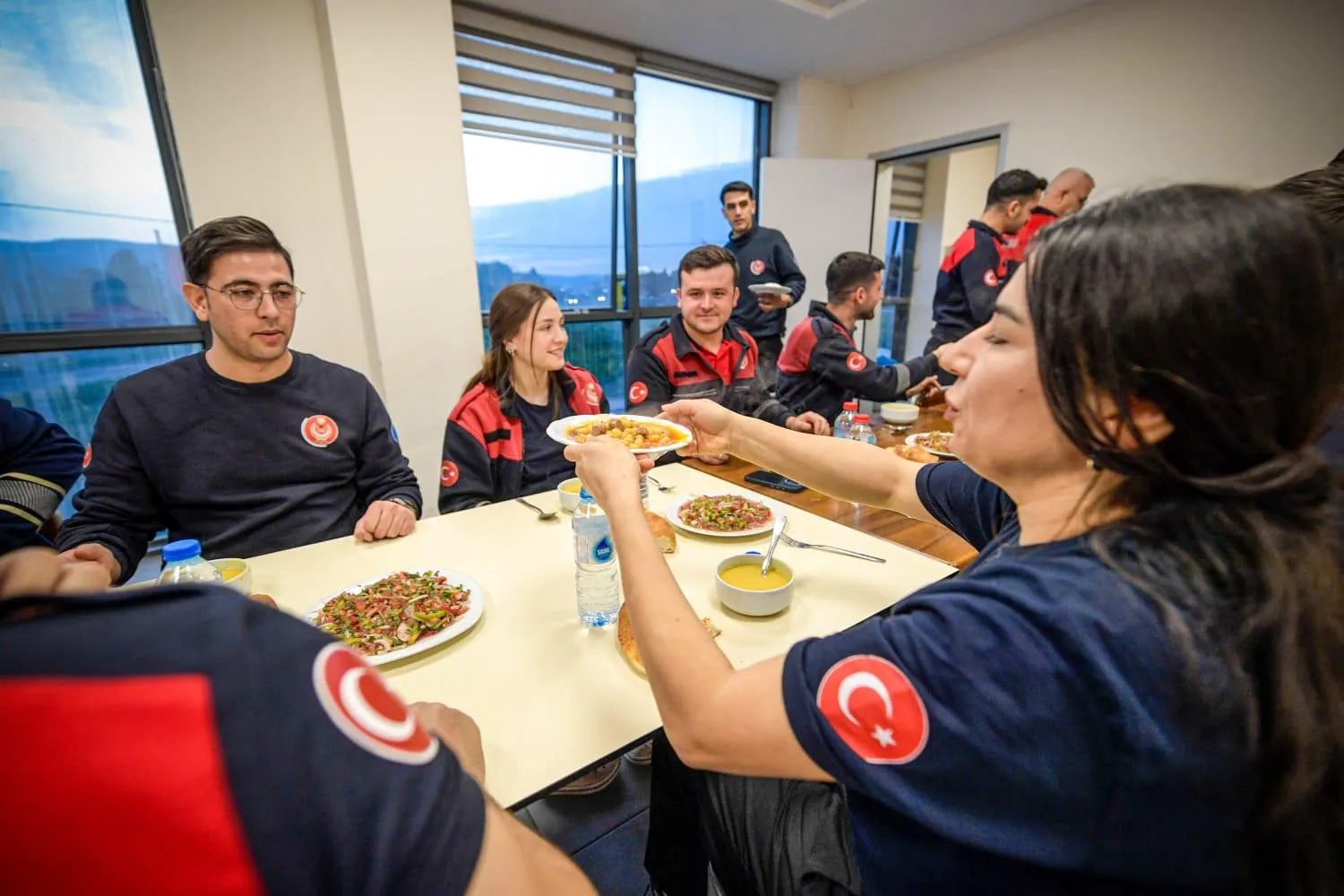 İtfaiyecilerin ramazan geleneği: İftara niyetlenip yangına koşuyorlar