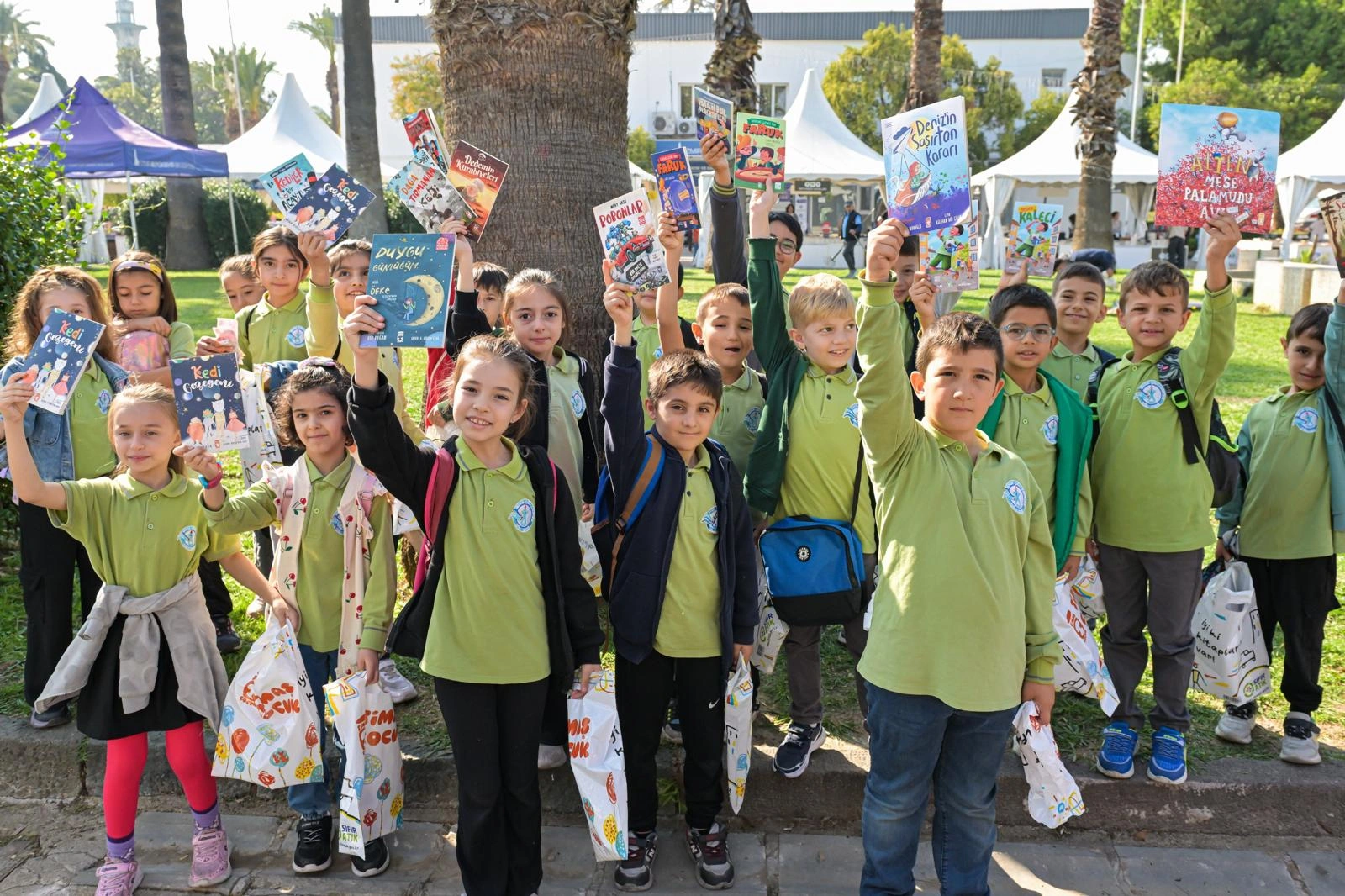 Kitap dünyası İzmir’e akıyor! İZKİTAP’ta 10 gün boyunca kesintisiz sanat