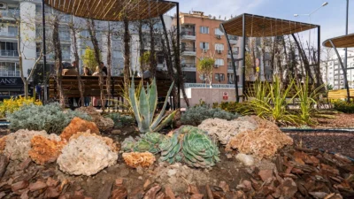 İzmir Büyükşehir Belediyesi, Karşıyaka Dedebaşı Mahallesi’ndeki atıl alanı kaskatlı havuz,