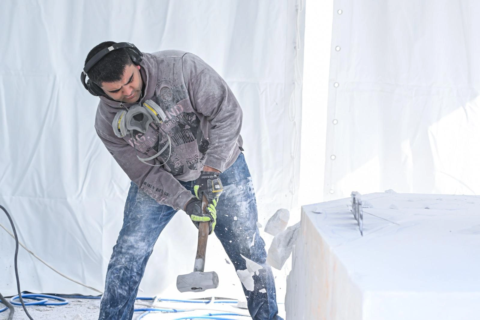 Fuar İzmir’de çekiç sesleri: 25 gün sonra bu taşlar can bulacak!