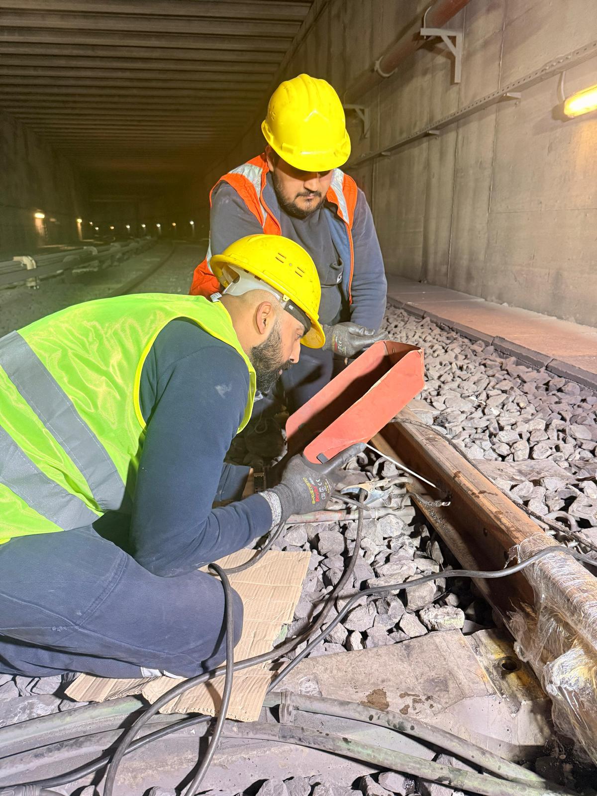 İzmir Metrosu'nda ray değişimi tamam: Seferler normale döndü