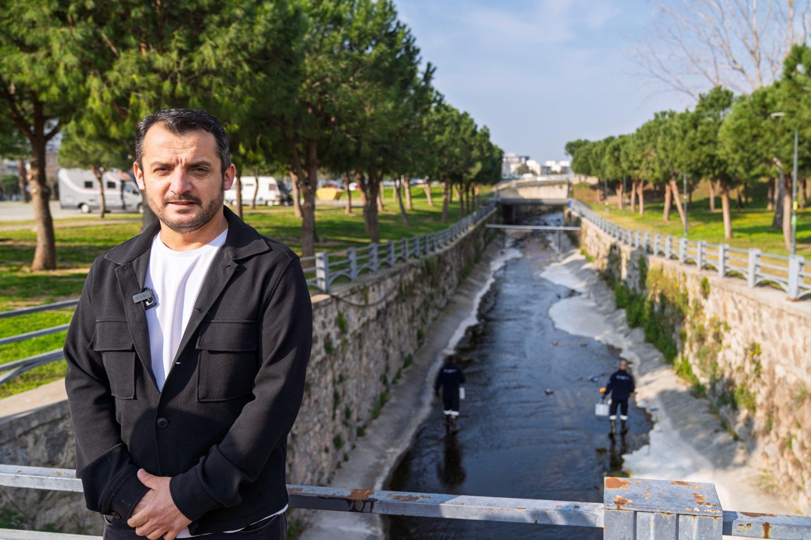 İzmir’de "Sivrisinek" sandığınız o canlılar aslında zararsız! Uzmanlar açıkladı: “Korkmayın!” 3 İzmir’de "Sivrisinek" sandığınız o canlılar aslında zararsız! Uzmanlar açıkladı: “Korkmayın!”