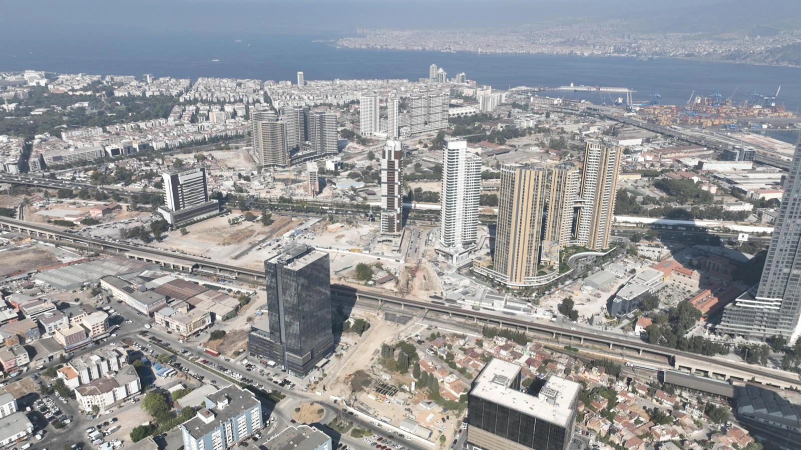 İzmir trafiği adım adım rahatlıyor: Dev ulaşım projeleri tamamlanıyor