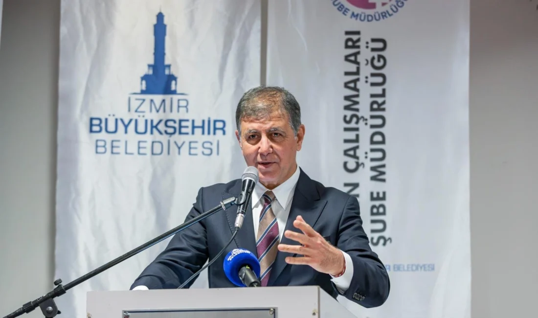 ESHOT personeliyle bayramlaşan İzmir Büyükşehir Belediye Başkanı Dr. Cemil Tugay,