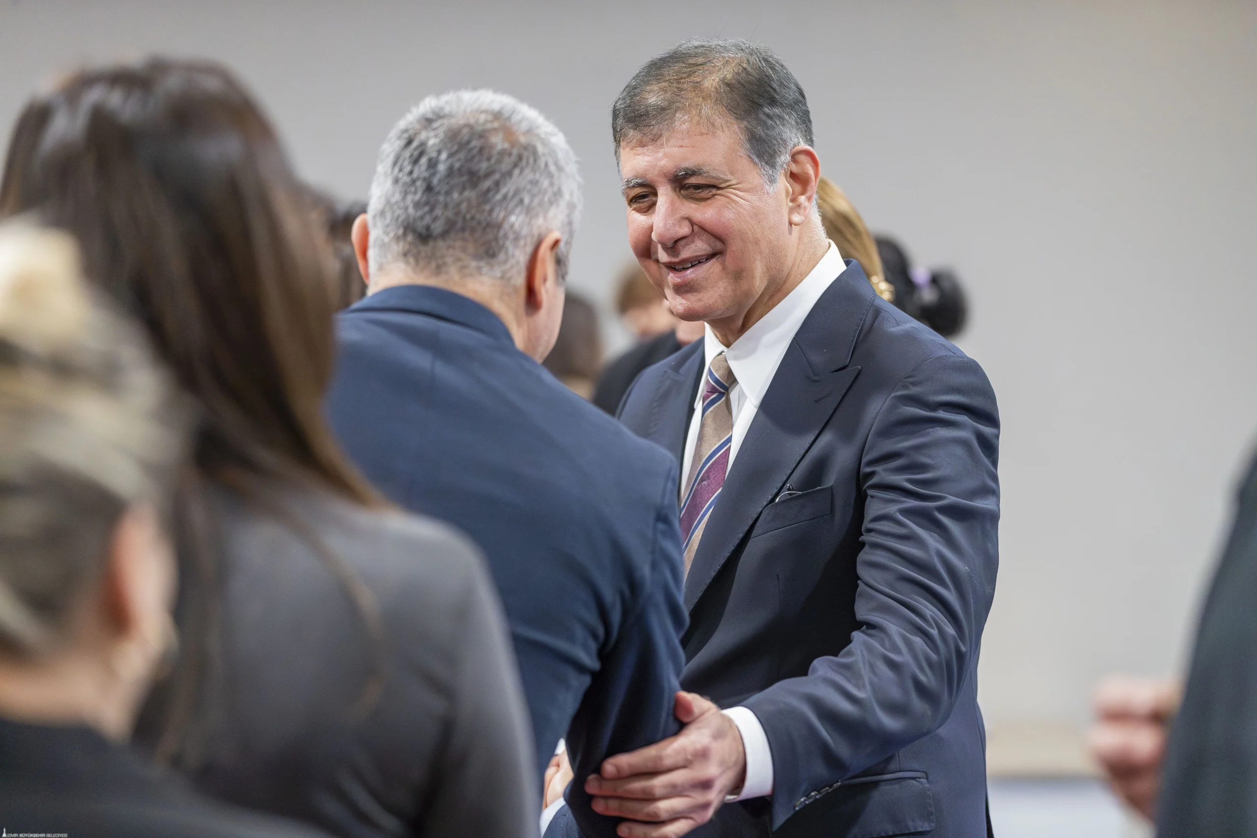 Başkan Tugay’dan flaş "Ücretsiz Ulaşım" açıklaması: "Gelecek vizyonum bu!"