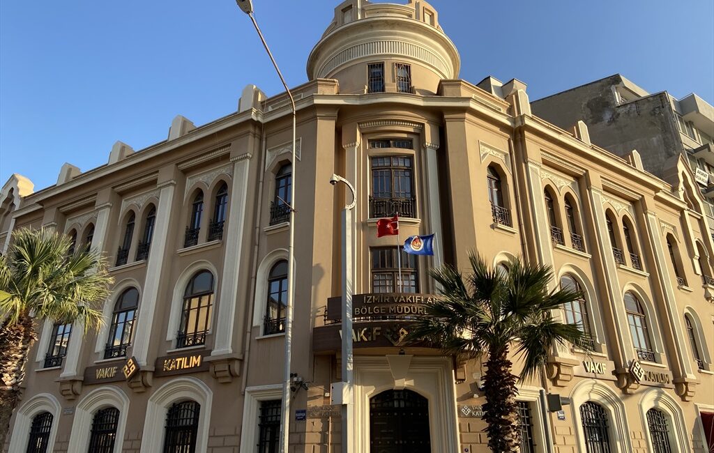 Meslek Fabrikası’na yönelik tahliye sürecini yürüten İzmir Vakıflar Bölge Müdürlüğü’nün