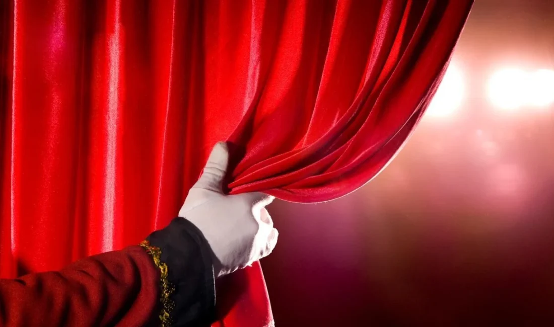 İzmir’de perdeler, sanatın dev çınarlarından biri için 44. kez açılıyor!