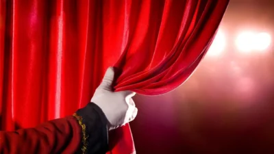 İzmir’de perdeler, sanatın dev çınarlarından biri için 44. kez açılıyor!