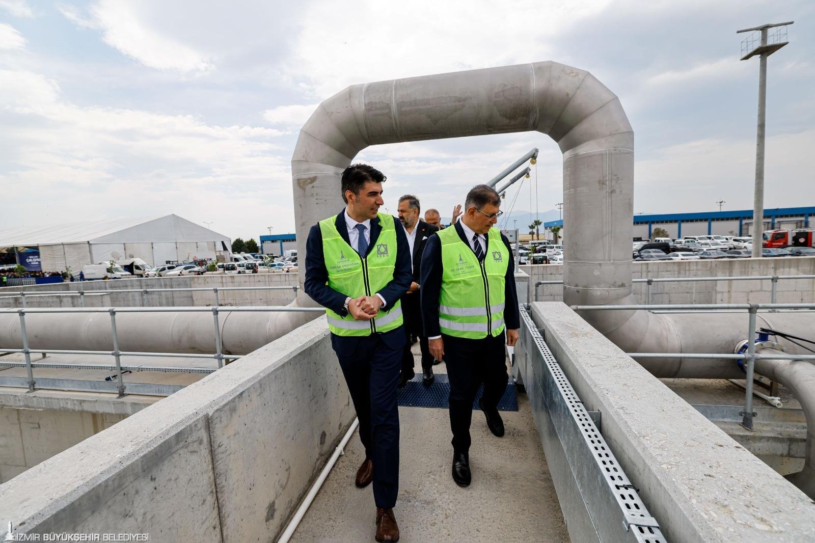 İzmir'de büyükşehirden 'ekonomik krize' karşın 2 yılda 42,5 milyar liralık yatırım 14 İzmir'de büyükşehirden 'ekonomik krize' karşın 2 yılda 42,5 milyar liralık yatırım