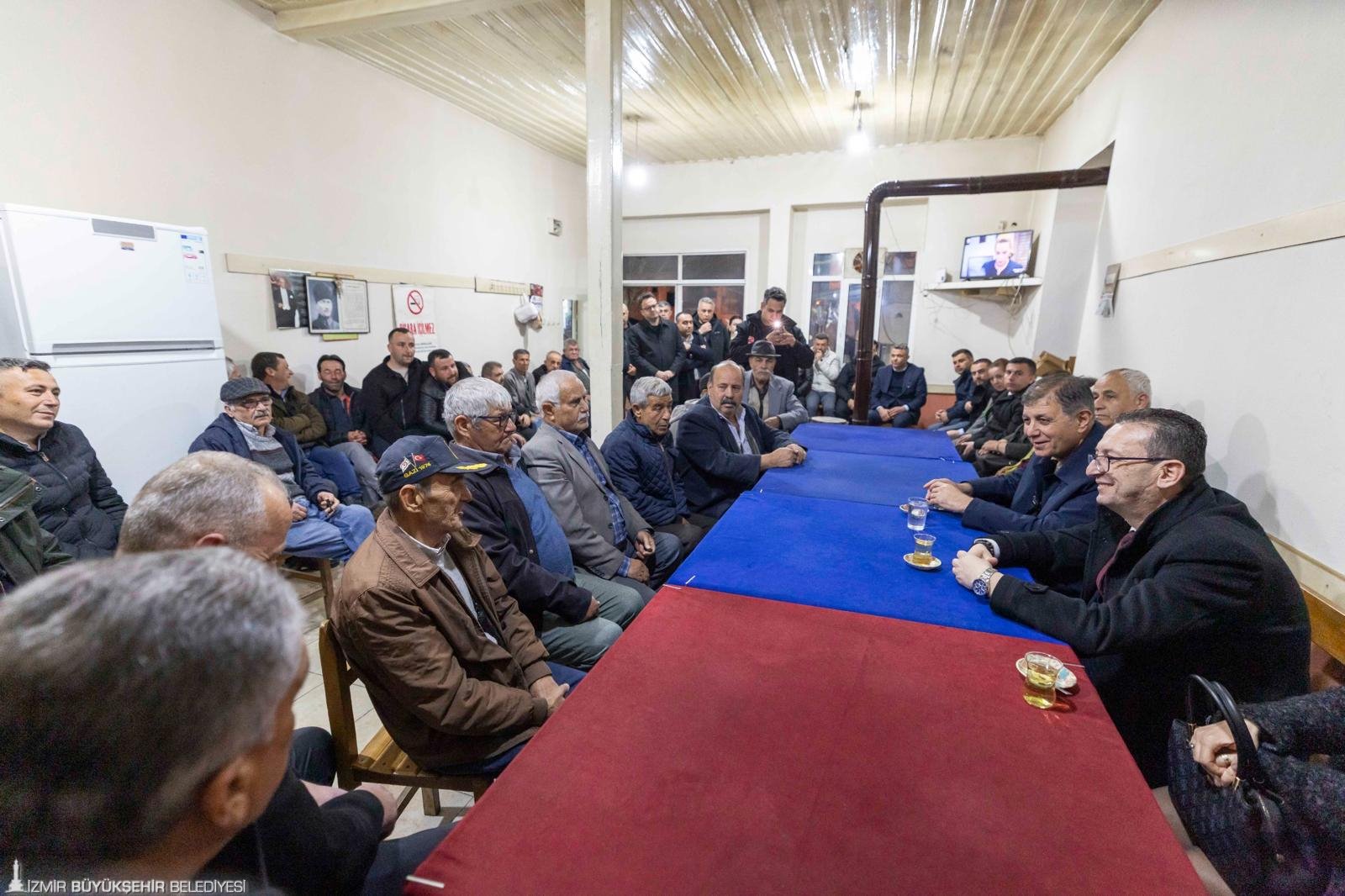 Başkan Tugay iftardan sahura halkın arasında: 'Makam umurumda değil; ne istiyorsanız yapacağım'