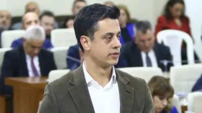 Karabağlar Belediye Meclisi’nde sular durulmuyor. Ruhsatı iptal edilerek mühürlenen Karbel’e