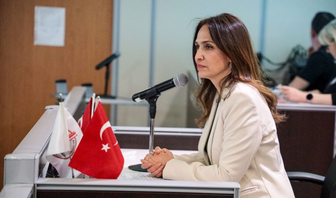 İzmir Büyükşehir Belediyesi ile Karşıyaka Belediyesi arasındaki "mali destek" tartışması,