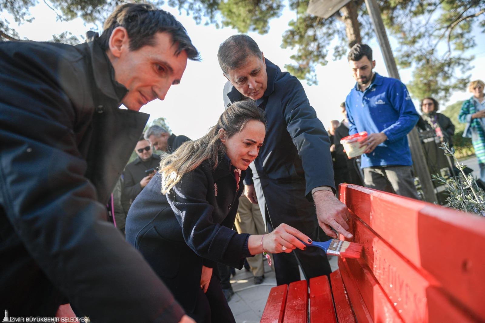 İzmir’in kalbi Kültürpark’ta bu kez fırçalar "eşitlik" ve "yaşam hakkı"