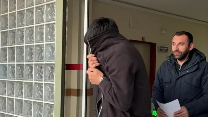 Aydın’ın Köşk ilçesinde bir eve kurşun yağdıran kar maskeli zanlı,