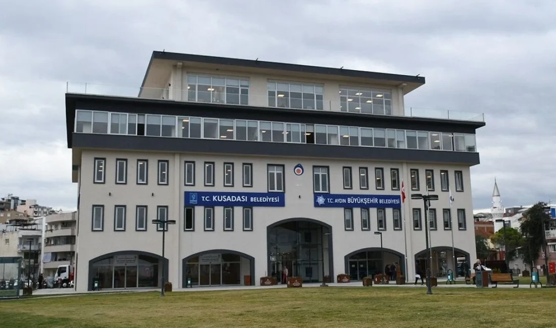 Belediye Başkanı Ömer Günel’in tutuklanmasının ardından olağanüstü toplanan Kuşadası Belediye