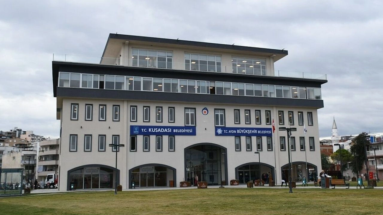 Kuşadası’nda yeni dönem: Belediye Başkan Vekili Tahsin Demirtaş oldu