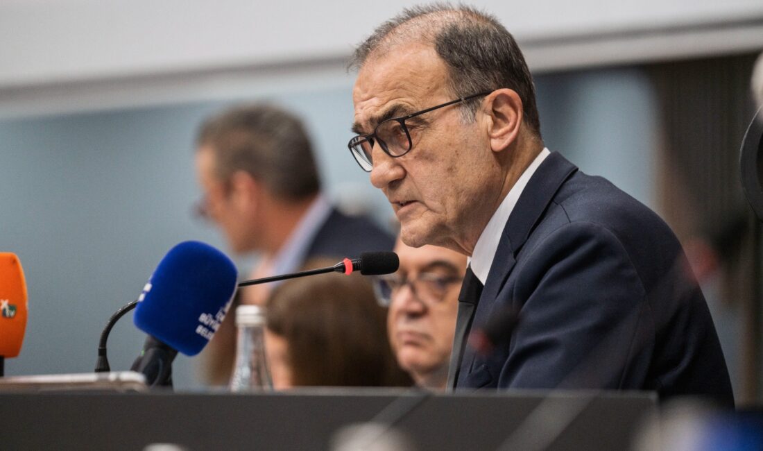 İzmir Büyükşehir Belediye Meclisi’nde bugün "tahliye" isyanı vardı! Vakıflar Genel