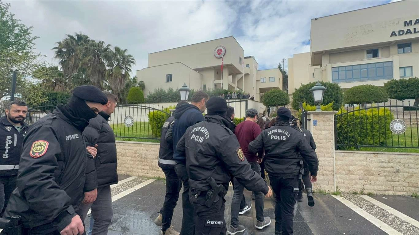 Marmaris Belediyesi’ne operasyon: Başkan yardımcısı dahil 4 kişi tutuklandı