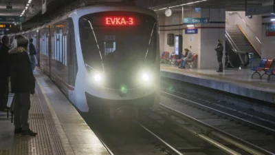 Büyükşehir Belediyesi, metro hattındaki konforu artırmak için 576 metrelik rayı