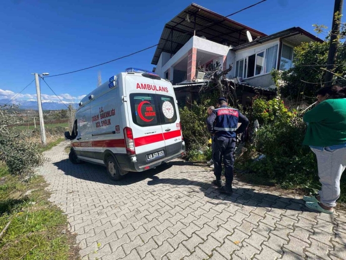 Muğla’nın Güneşli Mahallesi’nde sabah saatlerinde meydana gelen olayda, 67 yaşındaki