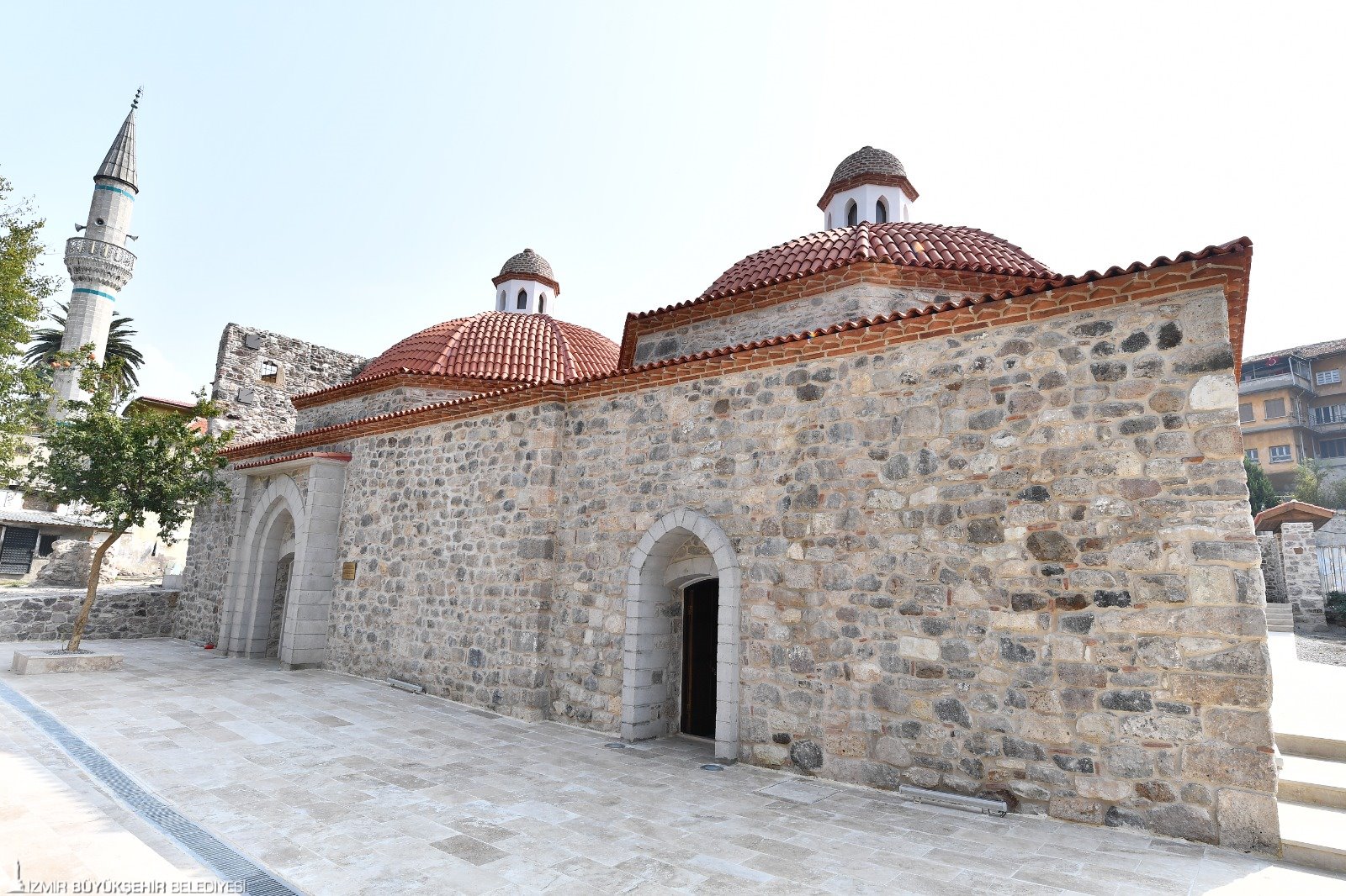 İzmir'de Mülkiyet krizi büyüyor: Vakıflar şimdi Namazgah Hamamı'nı istiyor 5 İzmir'de Mülkiyet krizi büyüyor: Vakıflar şimdi Namazgah Hamamı'nı istiyor