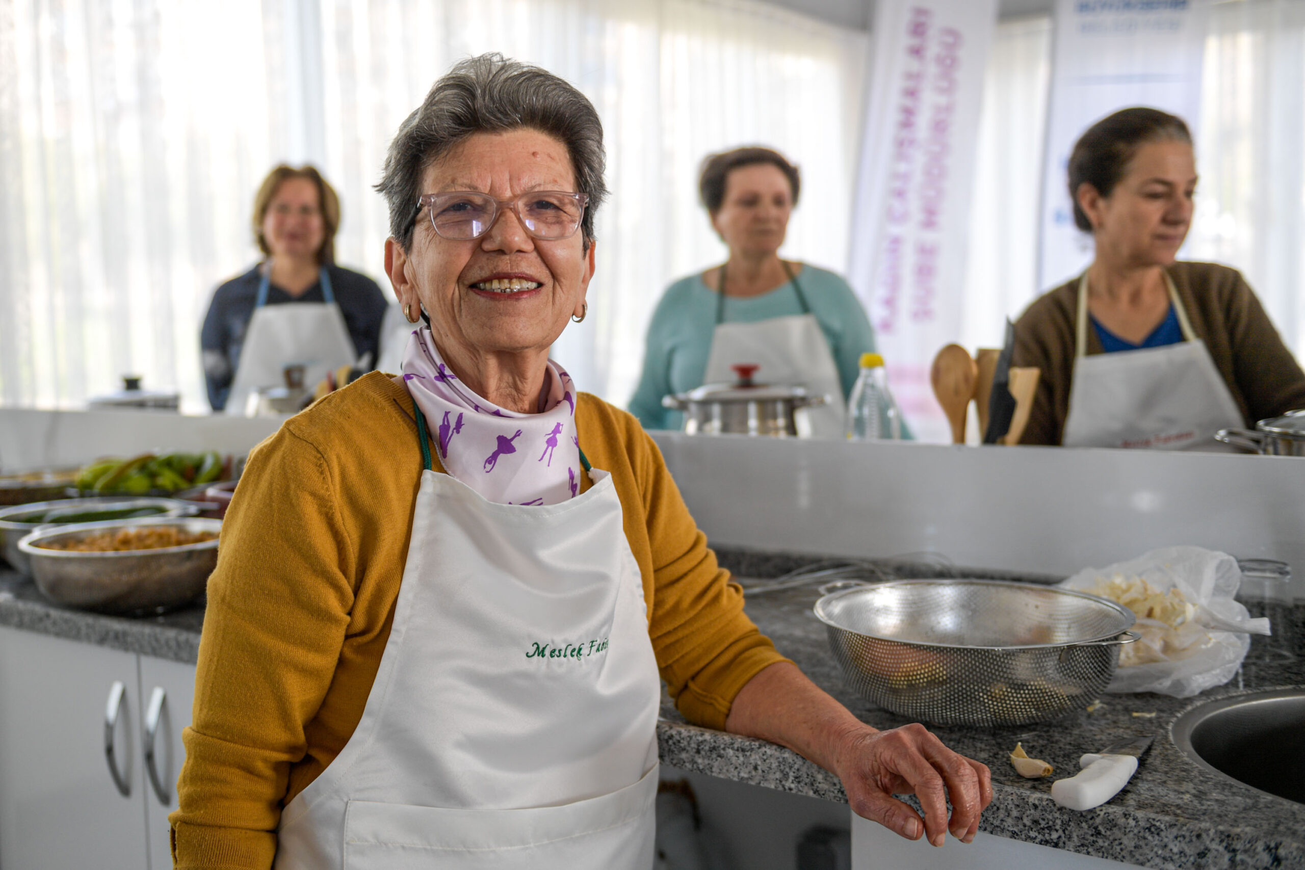 İzmir'de 'mahalle mutfağı' dönemi: Tencereler 'dayanışma' için kaynıyor