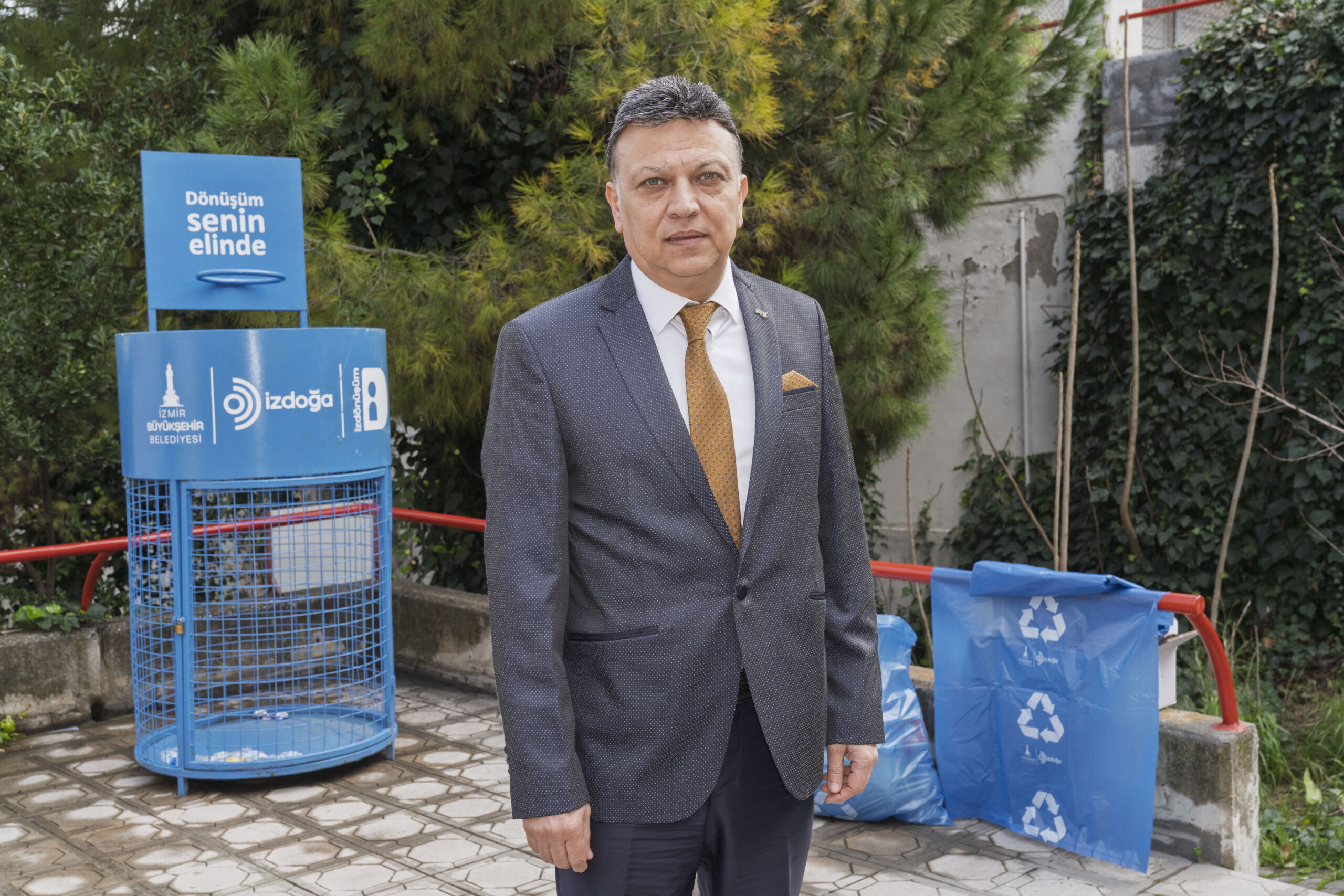 İzmir’in atık dönüşümü sanayiye sıçradı: MTK Sitesi "Mavi Poşet" ile dönüşüyor! 3 İzmir’in atık dönüşümü sanayiye sıçradı: MTK Sitesi "Mavi Poşet" ile dönüşüyor!