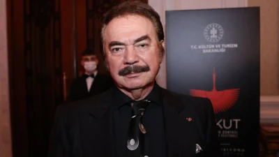 Türk müziğinin dev ismi Orhan Gencebay, yüksek ateş şikayetiyle hastaneye