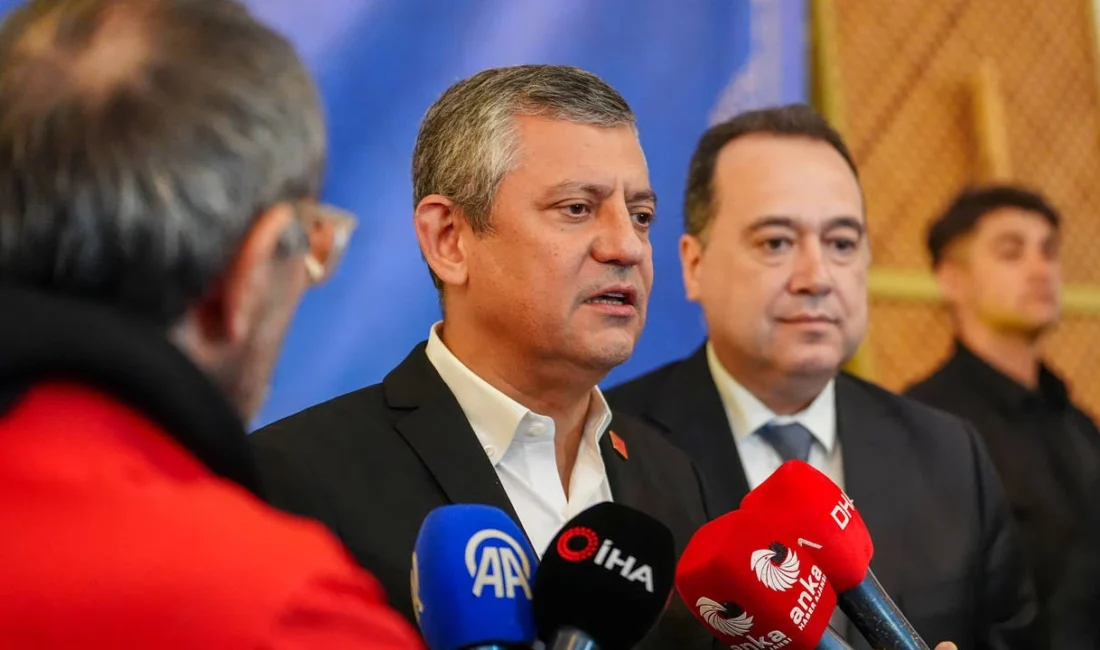 CHP Genel Başkanı Özgür Özel, memleketi Manisa’da katıldığı iftar programında