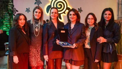 İzmir Büyükşehir Belediye Başkanı Dr. Cemil Tugay’ın eşi Öznur Tugay,