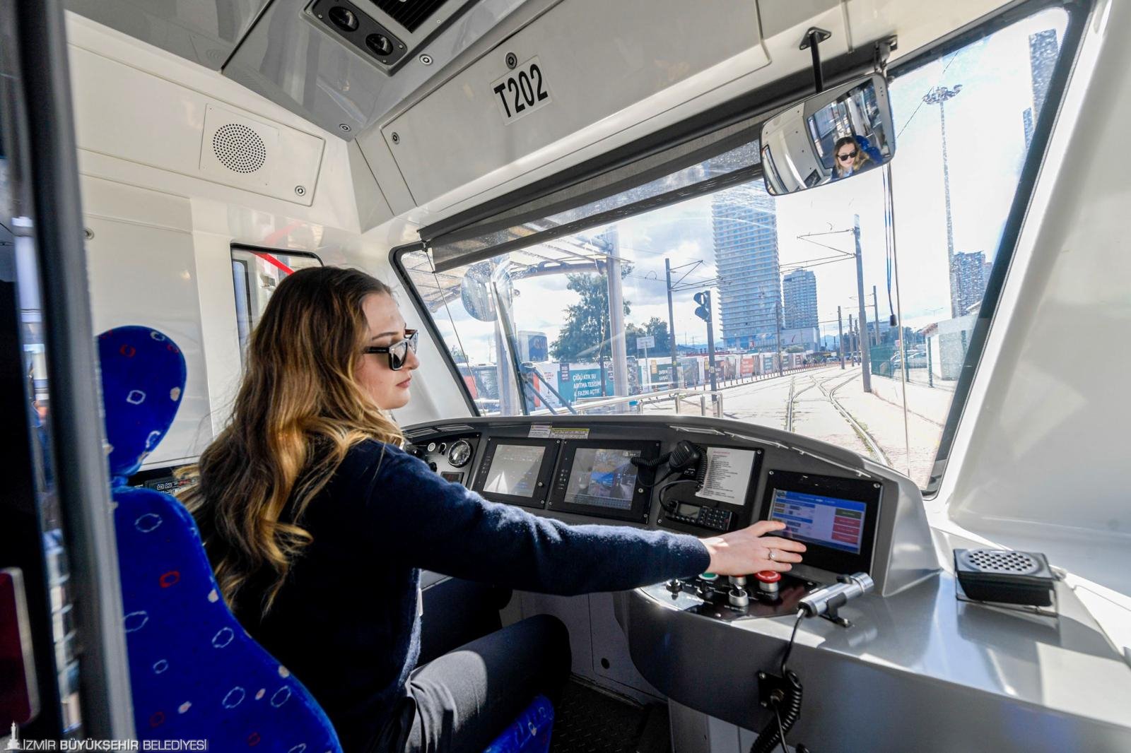 Raylarda kadının gücü: 'Kadın isterse herşeyi başarır'