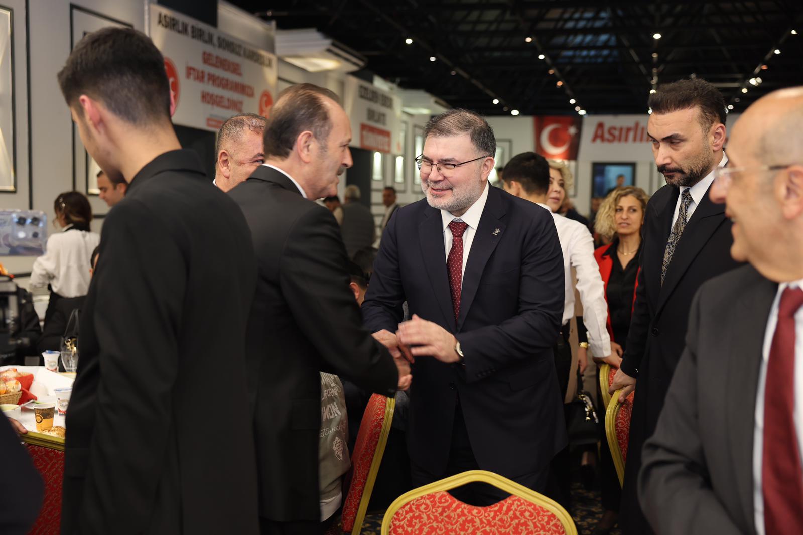 AK Parti İzmir İl Başkanı Saygılı, MHP iftarında konuştu: "Teslim etmeyeceğiz"